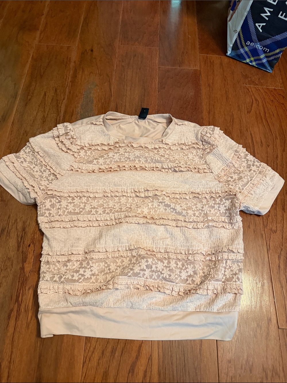 SHEIN Light Peach Lace-Trim Short Sleeve Top